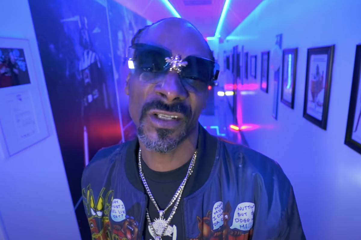 Snoop Dogg - Gang Signs